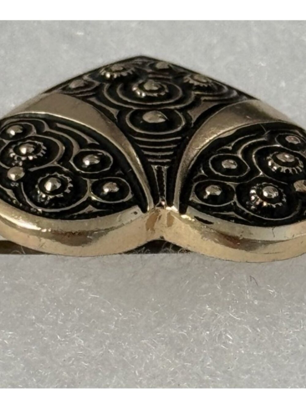 Heart Brooch Pin Gold Tone Vintage Etched Swirl Design - Picture 8 of 10